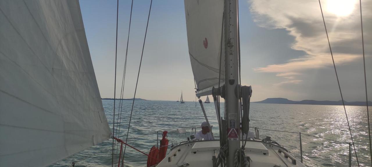 Viragos Apartman Balatonszárszó Exterior foto