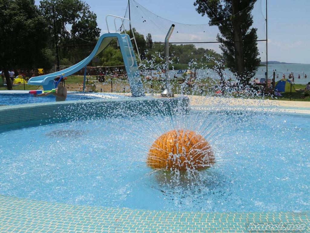 Viragos Apartman Balatonszárszó Exterior foto